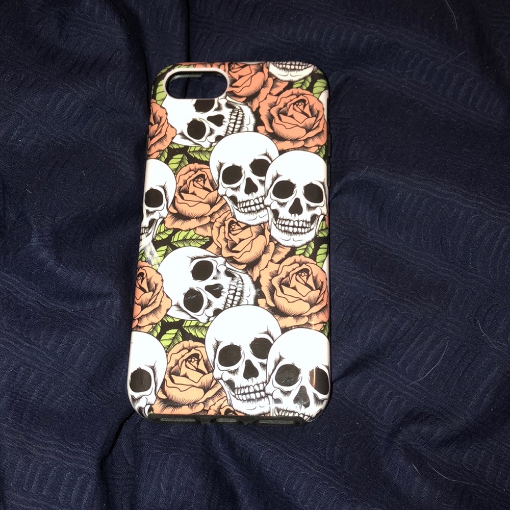 iPhone 7/8 skull & roses case